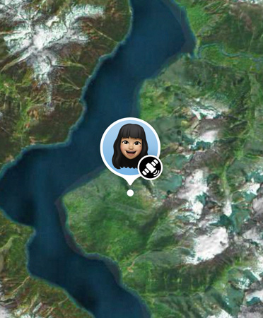 Fonctionnalité Localiser par satellite en cours d’utilisation, affichant la position d’une personne en montagne